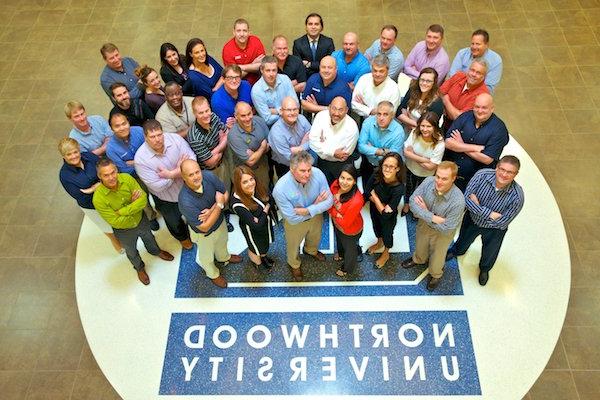 The class from Leadership 2.0 in the Aftermarket building